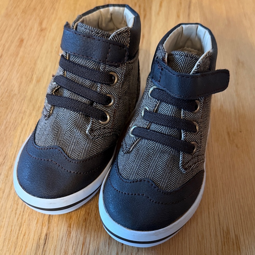 Janie & Jack Trendy Toddler High-Top Sneakers in Brown Herringbone, Size 7